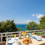Bluetique Апартаменты *